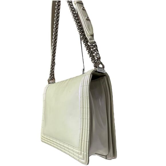 Chanel Pearl Iridescent Glazed Patent Leather Large Reverso Boy Flap Bag - Picture 10 of 16